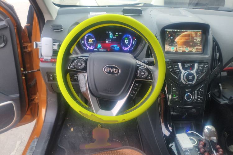 Used BYD Qin New Energy 2014 1.5T Cool Black Knight Flagship Model Steering Wheel