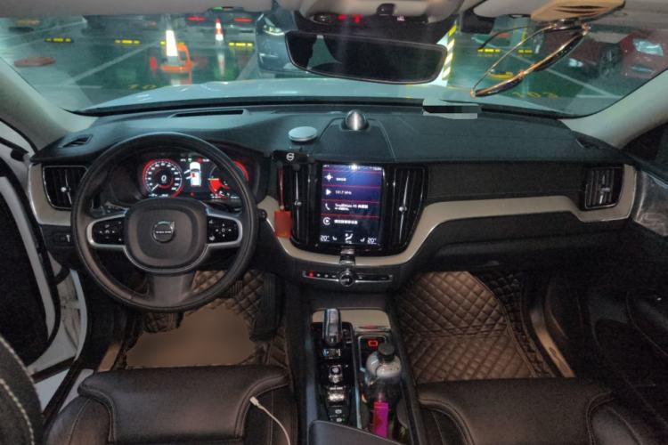 Used Volvo XC60 New Energy 2018 T8 eDrive Hybrid Prestige Luxury Edition
