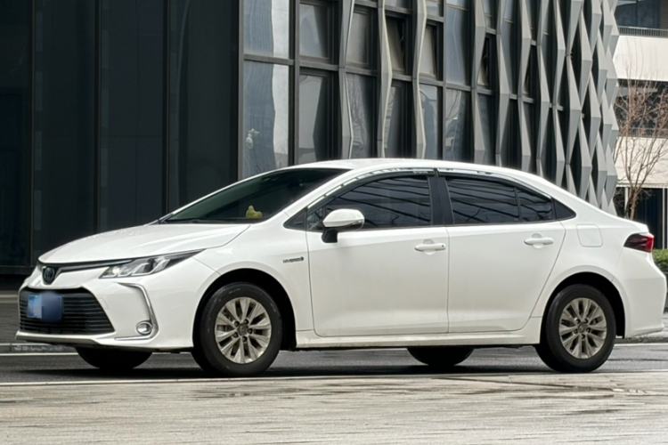 Used Toyota Corolla 2019 Dual-Engine 1.8L E-CVT GL-i Pioneer Edition
