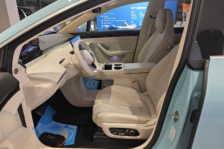 Used Hima Luxeed R7 2024 All-Electric 802 km Max Left Front Seat