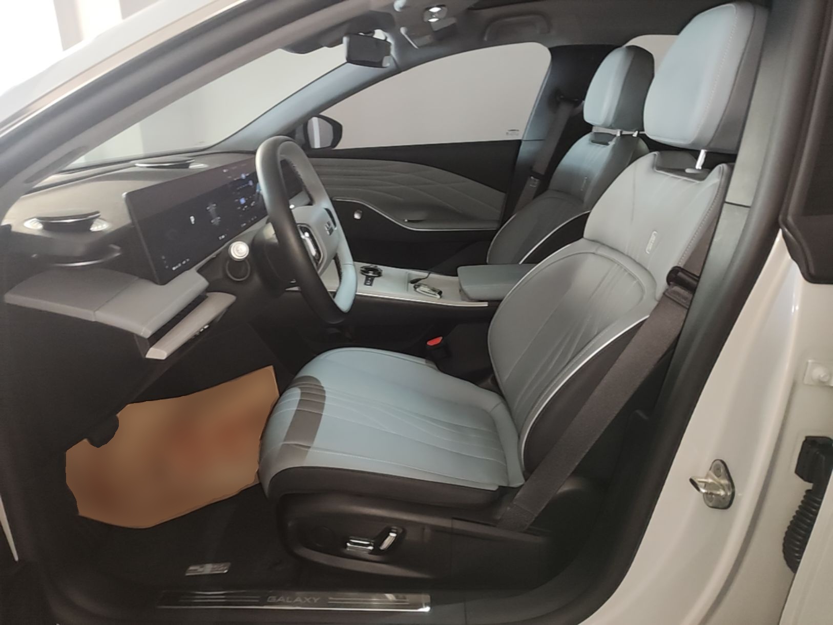 Geely Galaxy E8 2024 550 km Range Rear-Drive Dragon Edition — снимка 17