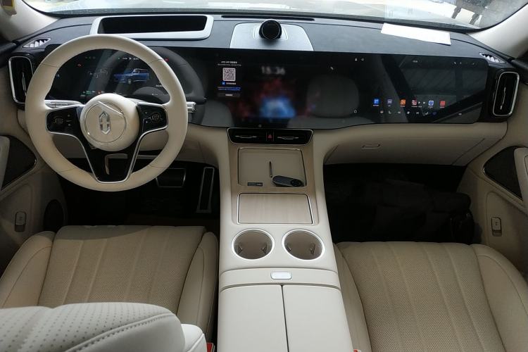 Used Hima AITO M8 2025 Extended-Range Ultra Version 53.4 kWh 6-Seater Edition
