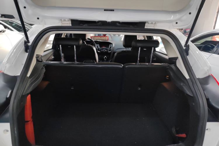 Used Ford Focus 2017 Hatchback 1.6L Automatic Fashion Edition Smart Drive Version
