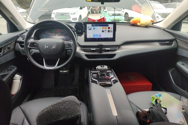 Used Hongqi E-QM5 2023 Base Travel Edition
