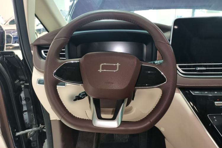 Used Bestune M9 2023 2.0T Ultimate Edition
