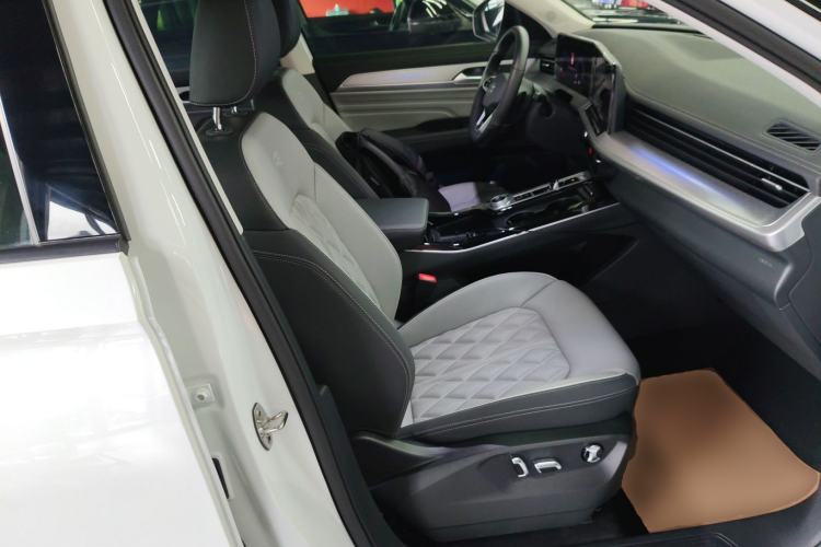 Used Volkswagen Tavendor 2023 380TSI Four-Wheel Drive R-Line Cruise Edition Right Front Seat