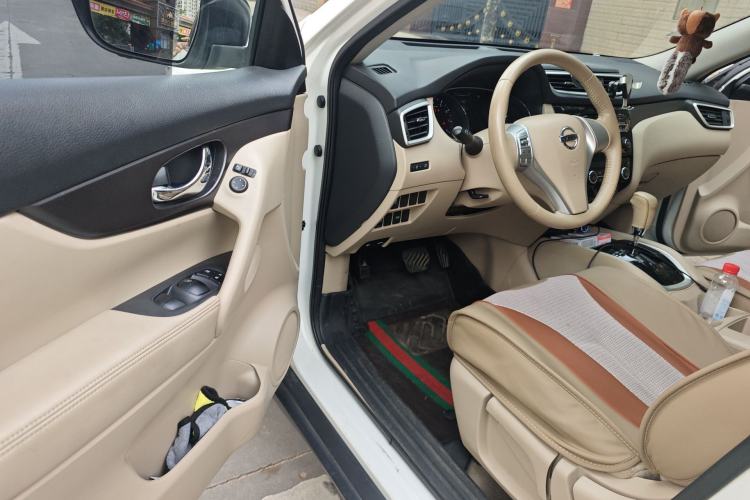 Used Nissan X-Trail 2014 2.0L CVT Comfort Edition 2WD Driver Seat