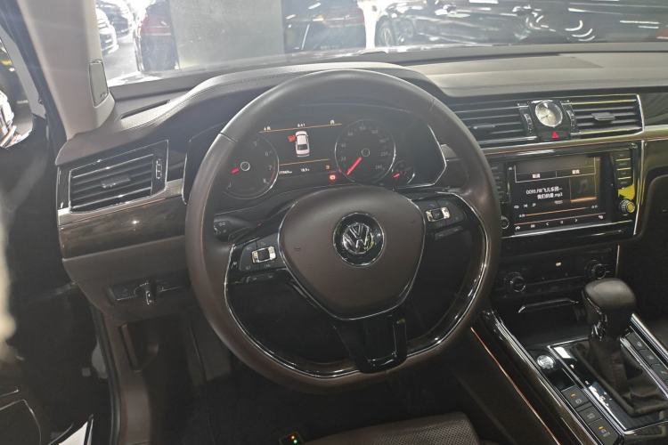 Used Volkswagen Phideon 2018 380TSI Two-Wheel-Drive Flagship Edition
