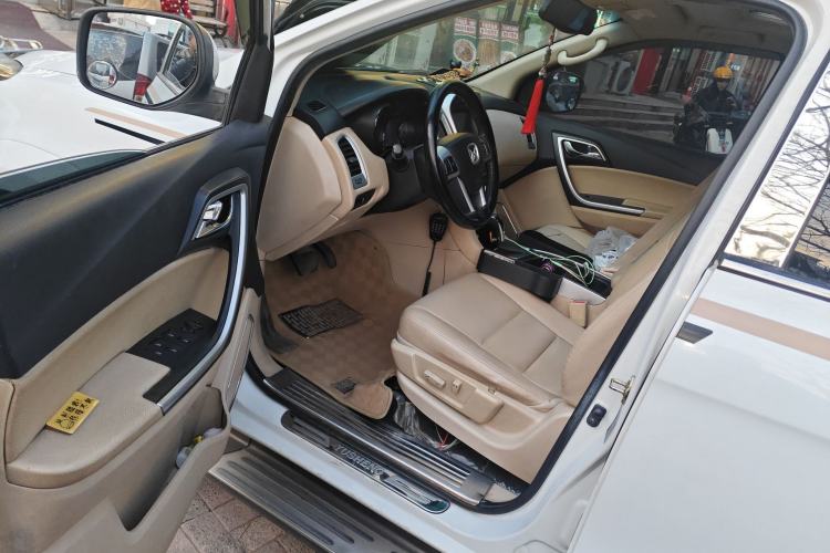 Used JMC Yusheng S350 2013 2.4T Automatic 2WD Diesel Luxury Edition 5 Seats Driver Seat