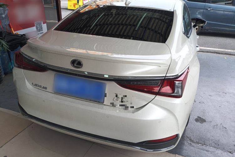 Used Lexus ES 2022 300h Excellence Edition
