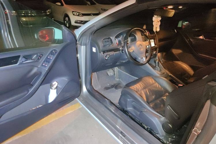 Used Volkswagen Golf 2012 1.4TSI Luxury Convertible Edition Driver Seat