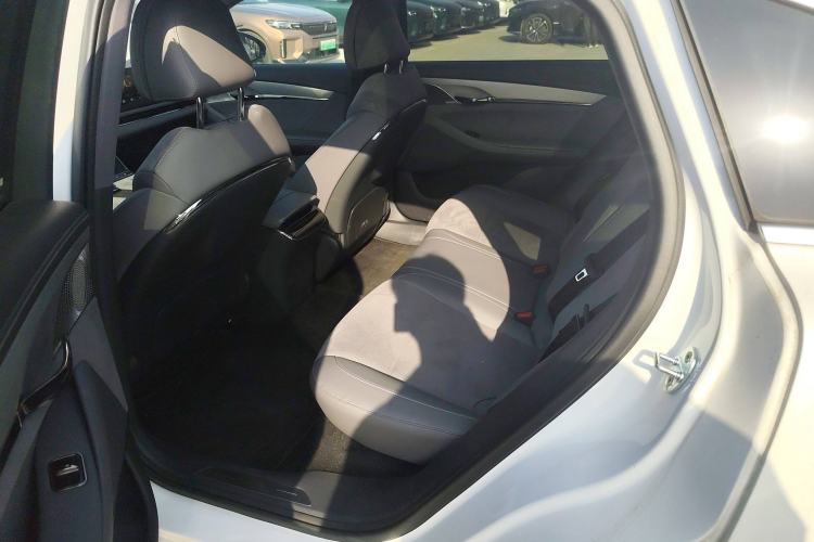 Used VOYAH PASSION 2024 PHEV Four-Wheel Drive Ultra-Long Range Executive Edition