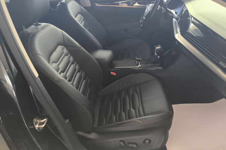 Used Volkswagen Passat 2019 330TSI Elite Edition China VI Right Front Seat