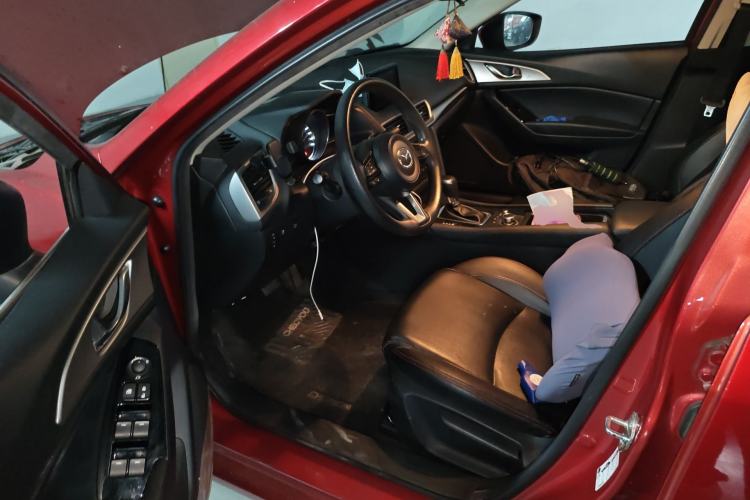 Used Mazda 3 Axela 2019 Cloud-Controlled Sedan 1.5L Automatic Luxury Model China VI Standard