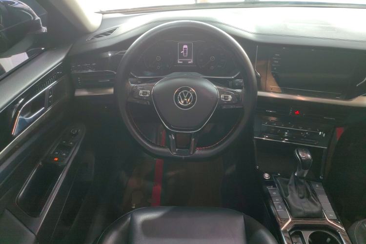 Used Volkswagen Passat 2020 Facelift 330TSI Elite Edition China VI Standard
