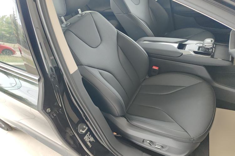 Used Hongqi E-QM5 2024 610 km PLUS Right Front Seat