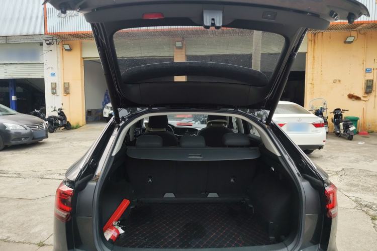 Used Volkswagen Tayron X 2020 330TSI Two-Wheel Drive Luxury Smart Connectivity Version Trunk