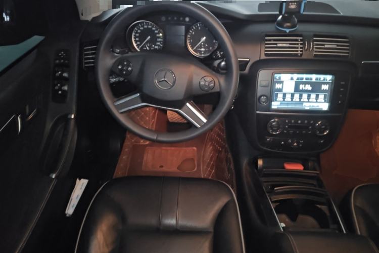 Used Mercedes-Benz R-Class 2017 R 320 4MATIC Business Edition Prestige Model