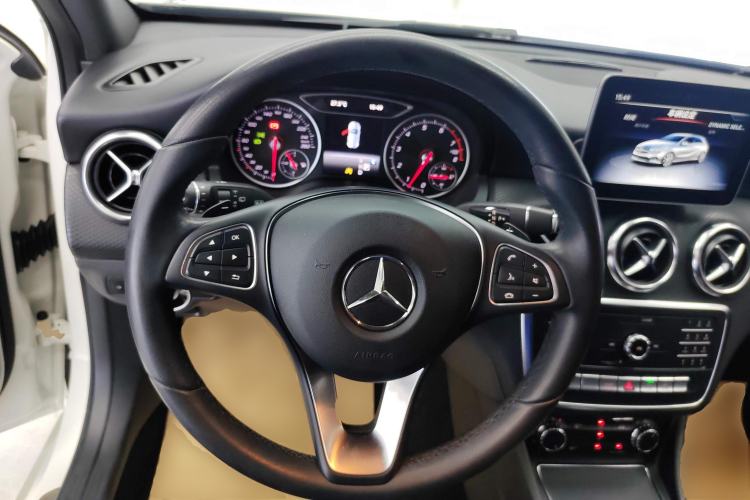 Used Mercedes-Benz A-Class 2018 A 200 Dynamic Edition Steering Wheel