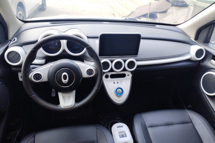 Used ORA Black Cat 2019 351 km Family Edition
