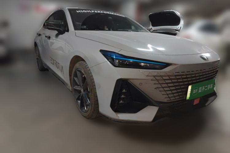 Used CHANGAN UNI-V iDD 2023 ZhiDian iDD 1.5T 113km ZhiKu Model Front Right 45 Deg