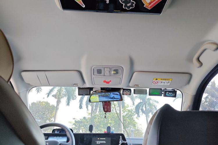 Used CHANGAN Hunter 2024 Knight Edition Flagship Model Dual-Motor All-Wheel Drive Standard Box
