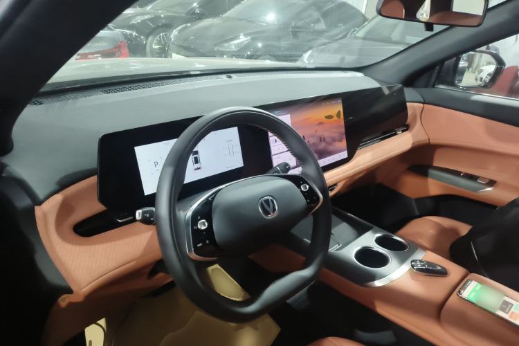 Used CHANGAN CS75 PLUS 2025 4th Generation 1.5T New Blue Whale Smart Luxury Edition Center Console