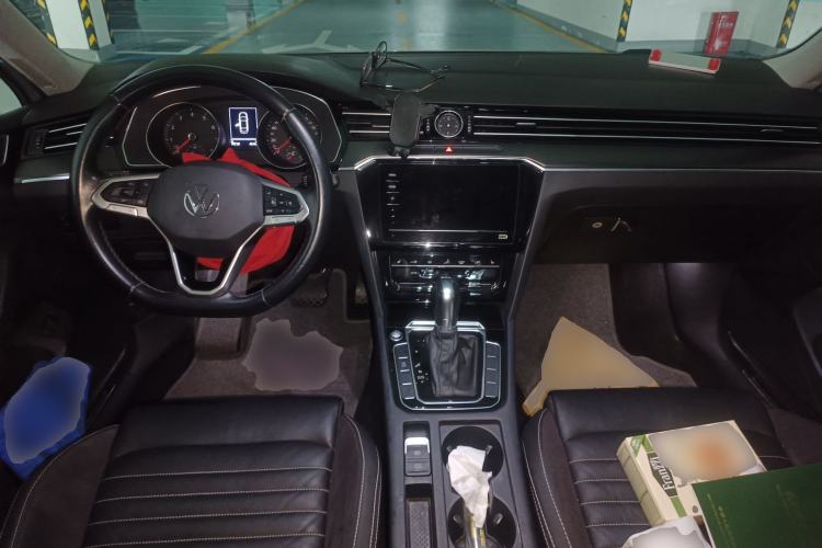 Used Volkswagen Magotan 2020 330TSI DSG Leading Model Center Console