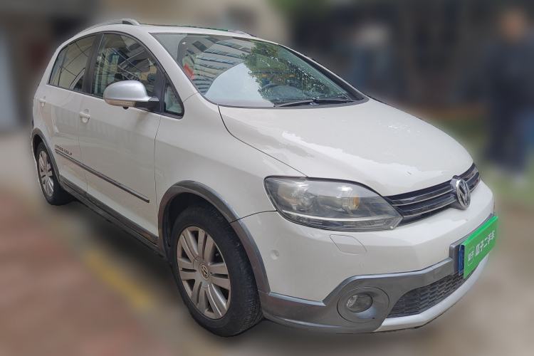 Used Volkswagen Golf 2011 1.4TSI Cross Golf Front Right 45 Deg