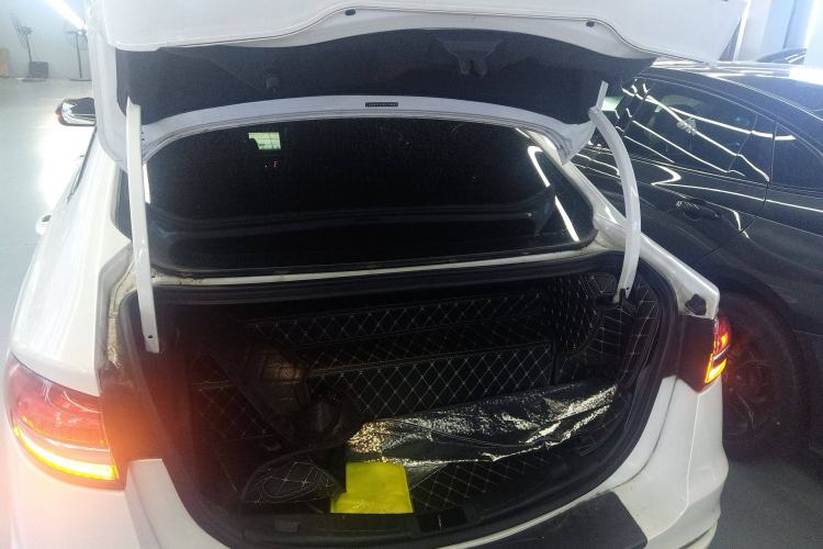 Used Ford Mondeo New Energy 2018 2.0 PHEV Smart-Controlled Fashion Edition China VI Standard