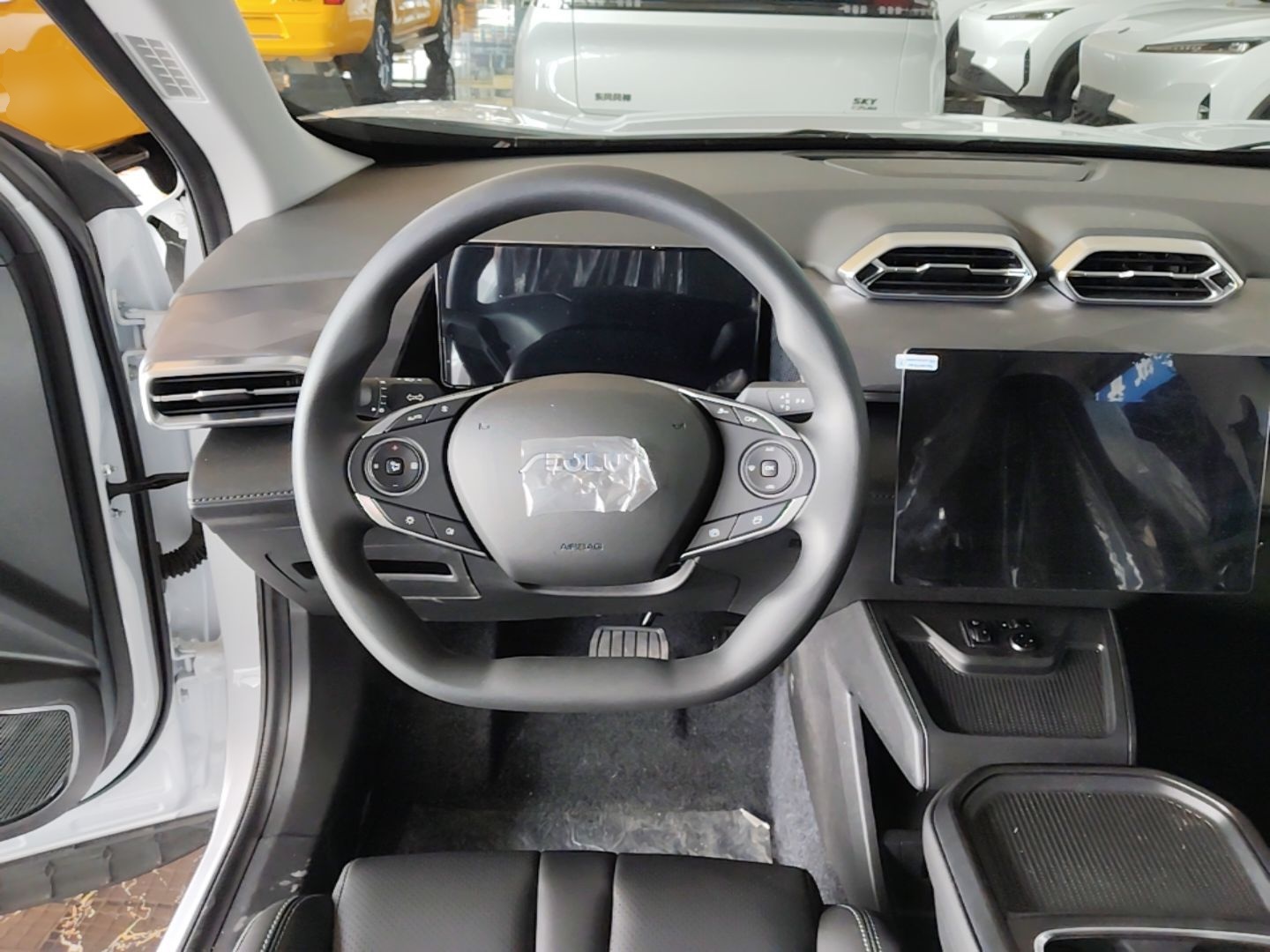 Dongfeng Aeolus SKY EV01 2025 530 km AIR Elite Edition — снимка 13