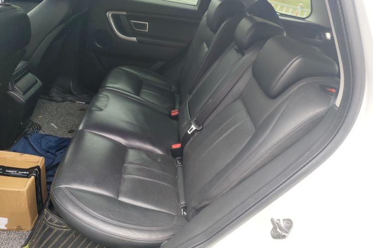 Used Land Rover Discovery Sport 2016 2.0T SE Interior 4