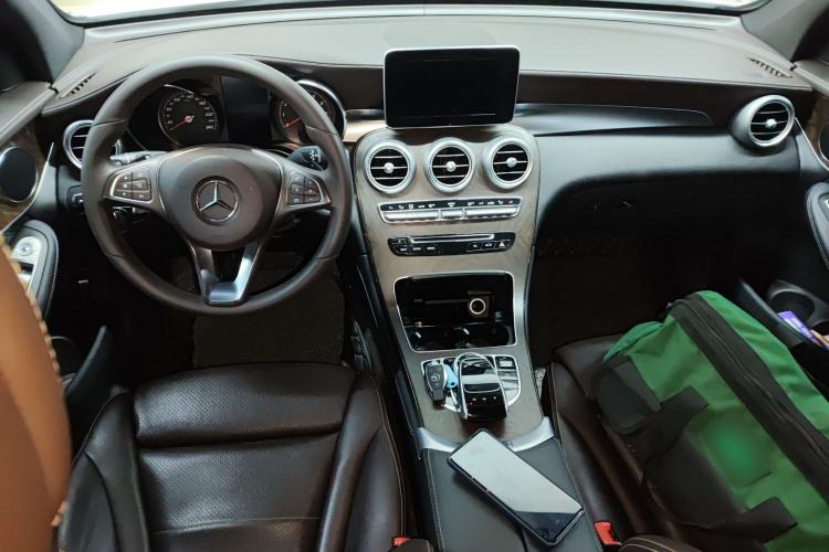 Used Mercedes-Benz GLC 2017 GLC 300 4MATIC Sport Edition Center Console