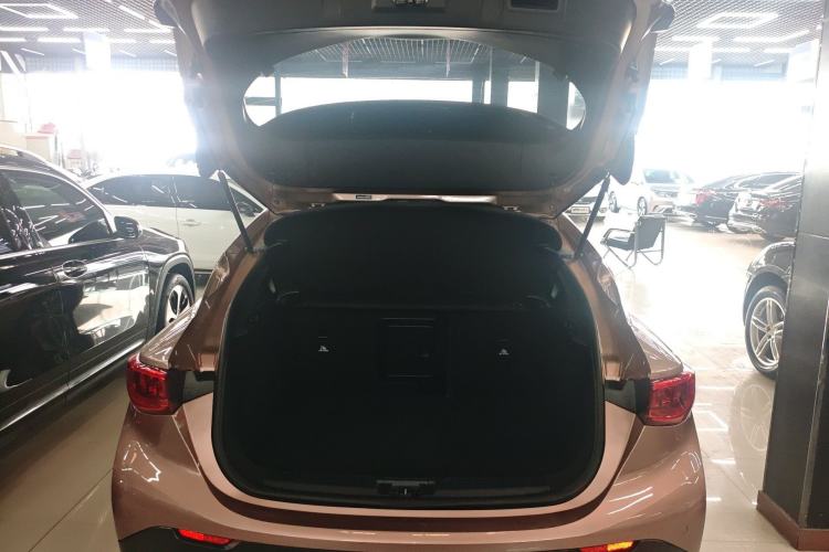 Used Infiniti QX30 2018 1.6T Two-Wheel Drive Extreme Edition Trunk