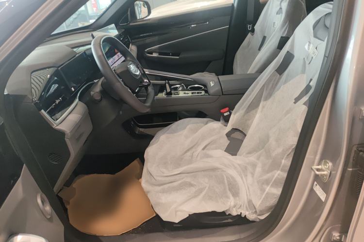 Used Geely Auto Emgrand X7 Sport 2026 Model 1.5TD Joyful
