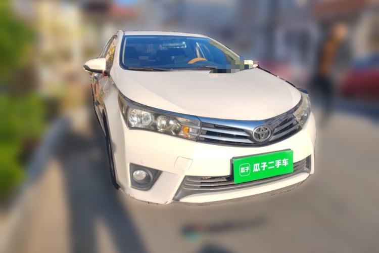 Used Toyota Corolla 2014 1.6L CVT GL-i Front Right 45 Deg