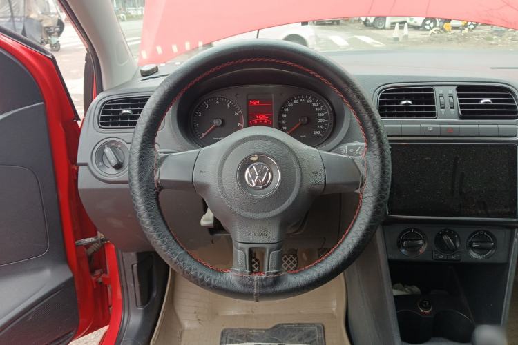 Used Volkswagen Polo 2013 1.4L Manual Fashion Edition Steering Wheel