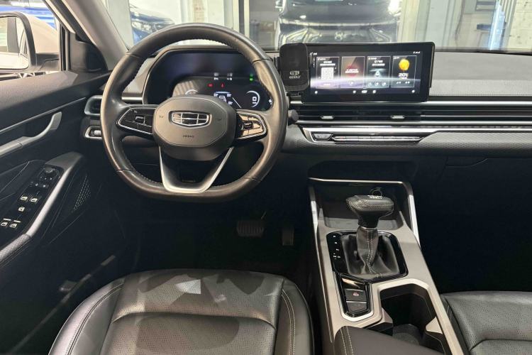 Used Geely Auto Emgrand 2022 4th Generation 1.5L CVT Luxury Model Interior 5