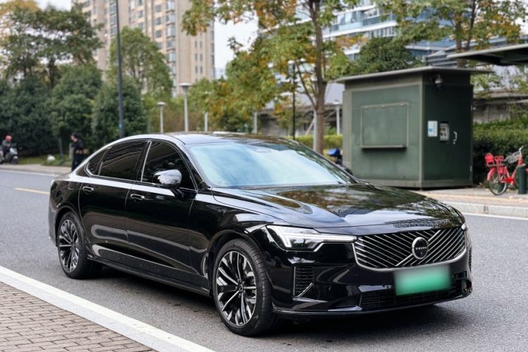 Used Volvo S90 New Energy 2026 Plug-in Hybrid Four-Wheel Drive Long-Range Zhiyuan Luxury Edition
