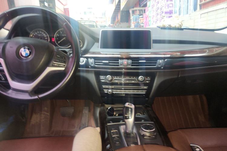 Used BMW X5 2014 xDrive35i Leading Model Center Console