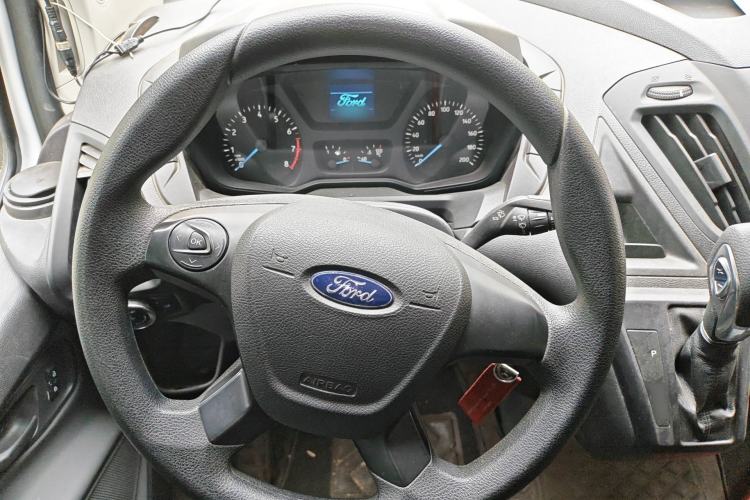 Used Ford Transit 2019 2.0T Gasoline Automatic Multi-Function Commercial Vehicle Short Wheelbase Low Roof 6-Seater China VI Standard Steering Wheel