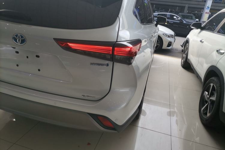 Used Toyota Highlander 2022 Dual-Engine 2.5L Four-Wheel Drive Prestige Version 7 Seats Exterior 3