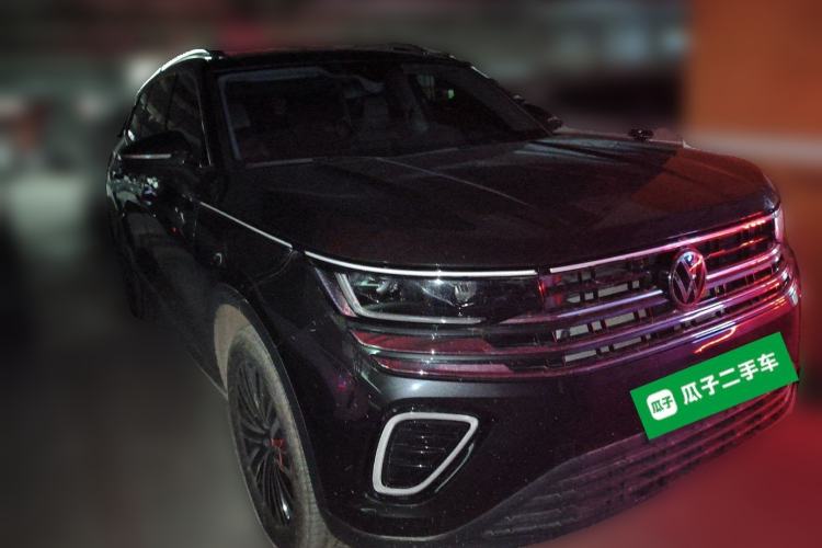 Used Volkswagen Tavendor 2024 330TSI Luxury Touring - All-Inclusive Edition Front Right 45 Deg