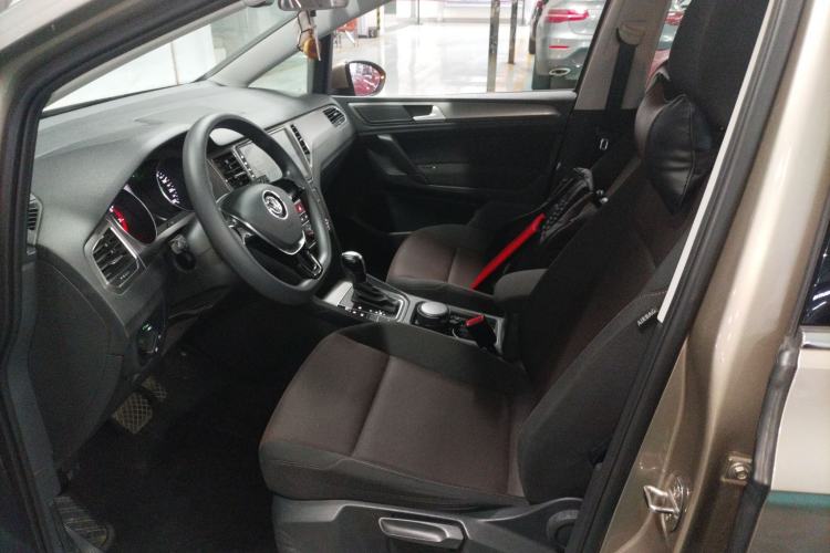 Used Volkswagen Golf Sportsvan 2018 1.6L Automatic Comfort Model
