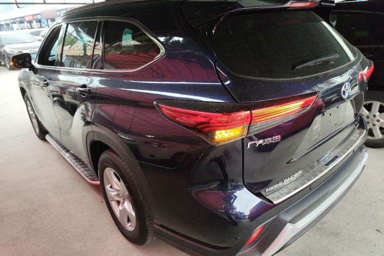 Used Toyota Highlander 2022 Dual-Engine 2.5L 4x4 Elite Edition 7-Seater Exterior 2