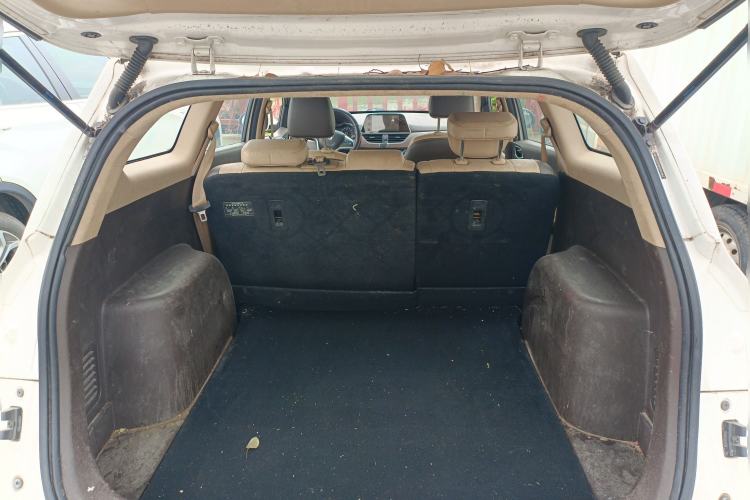 Used Baojun 310W 2017 1.5L Manual Fashion Model China V Trunk