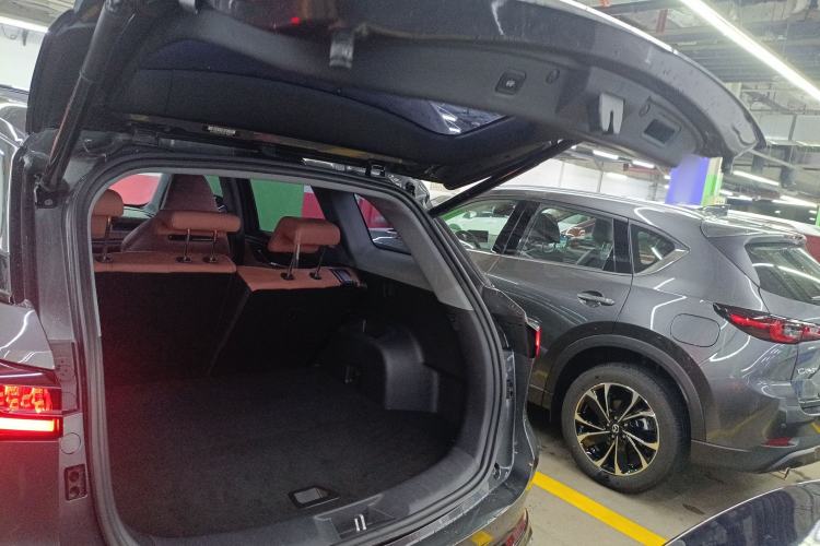 Used CHANGAN CS75 PLUS 2023 3rd Generation 1.5T Automatic Prestige Model Trunk