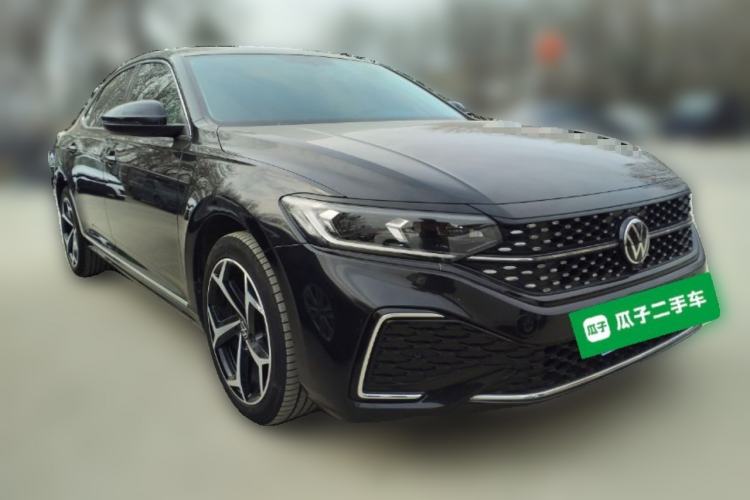 Used Volkswagen Passat 2023 Revised 330TSI Starry Elite Edition Front Right 45 Deg