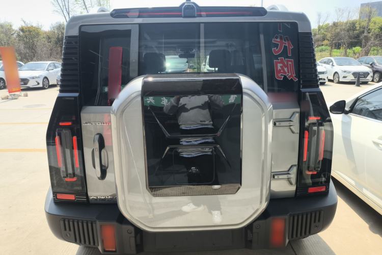 Used JETOUR Traveler 2023 1.5T Two-Wheel Drive Discovery PRO Rear