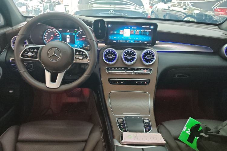 Used Mercedes-Benz GLC 2020 Facelift GLC 260 L 4MATIC Luxury Edition Center Console